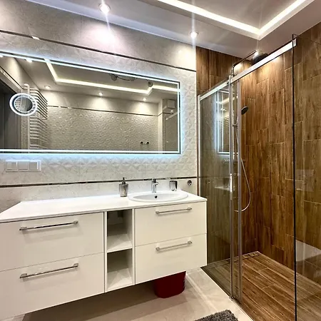 Czartoryskiego - Self Check-in 20h - Parking &lift & 50m Terrace