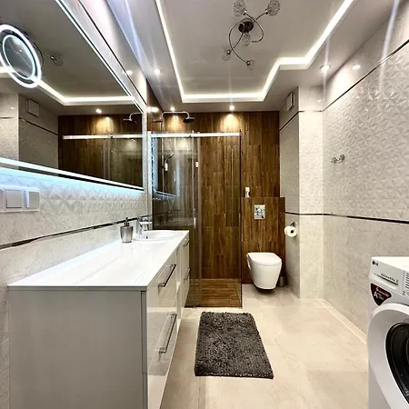 Czartoryskiego - Self Check-in 20h - Parking &lift & 50m Terrace Appartamento